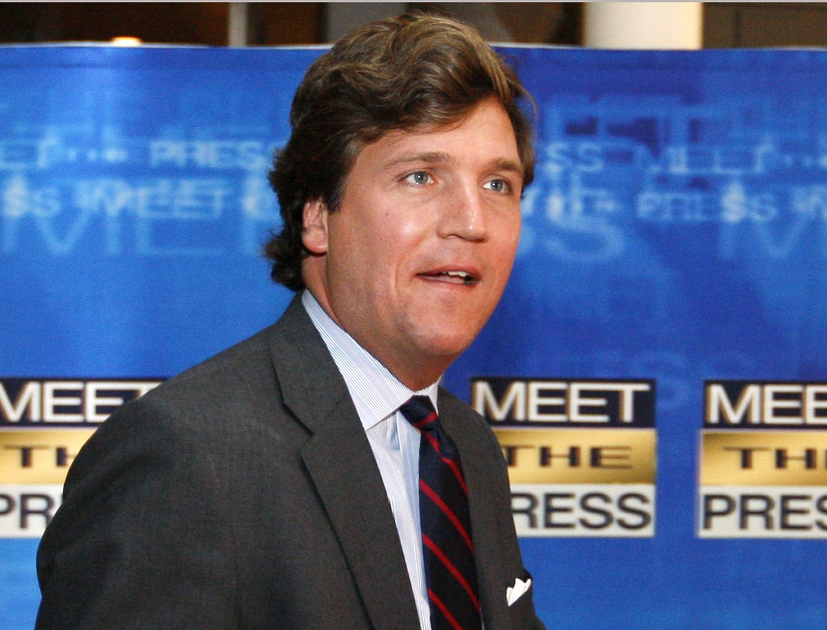 FILE - In this Nov. 17, 2007 file photo, political commentator Tucker Carlson arrives for the 60th anniversary celebration of NBC's Meet the Press at the Newseum in Washington. Fox News Channel s ...
