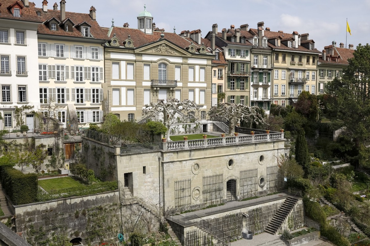 A city mansion in Bern, Bern, Switzerland - April 16, 2018: There is a city mansion, which together with terraces is located among the town houses of the old town. This property is known as Beatrice-v ...