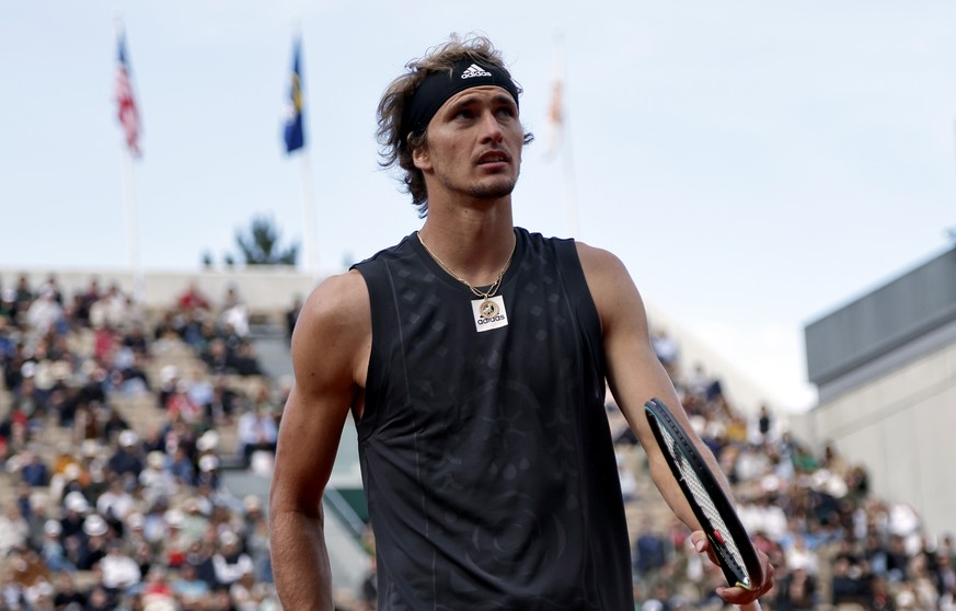 epa09984598 Alexander Zverev of Germany plays Bernabe Zapata Miralles of Spain in their men?s fourth round match during the French Open tennis tournament at Roland ?Garros in Paris, France, 29 May 202 ...