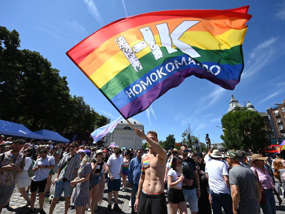 Des dizaines de milliers de personnes ont d