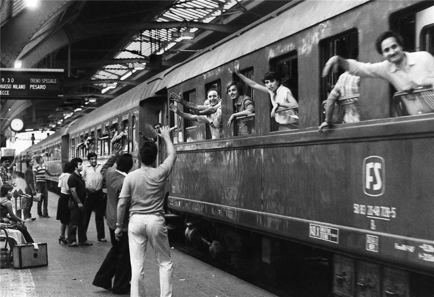 Italienische Migranten 1979 im Hauptbahnhof Zürich. Sie haben den italienischen Expats von heute den Weg geebnet.