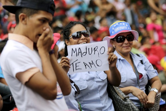 Diese Frau kann offenbar auch ohne Föhn gut leben: «Maduro, ich liebe dich.»