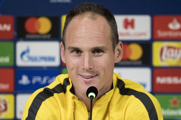 ARCHIVBILD ZUM RUECKTRITT VON STEVE VON BERGEN PER ENDE SAISON, AM DONNERSTAG, 11. APRIL 2019 ---- Bern&#039;s player Steve von Bergen speaks during a press conference the day before the UEFA Champion ...