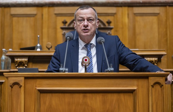 Martin Landolt, Mitte-GL, Kommissionssprecher in der Debatte um die Besteuerung nach OECD Richtlinien, spricht zum Plenum, an der Wintersession der Eidgenoessischen Raete, am Donnerstag, 1. Dezember 2 ...