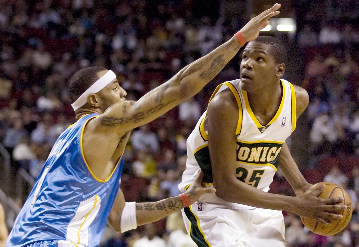 Bildnummer: 03598865 Datum: 06.04.2008 Copyright: imago/UPI Photo
Kevin Durant (Seattle Supersonics, re.) gegen Kenyon Martin (Denver Nuggets) - PUBLICATIONxINxGERxSUIxAUTxHUNxONLY (SEA2008040626); Vd ...