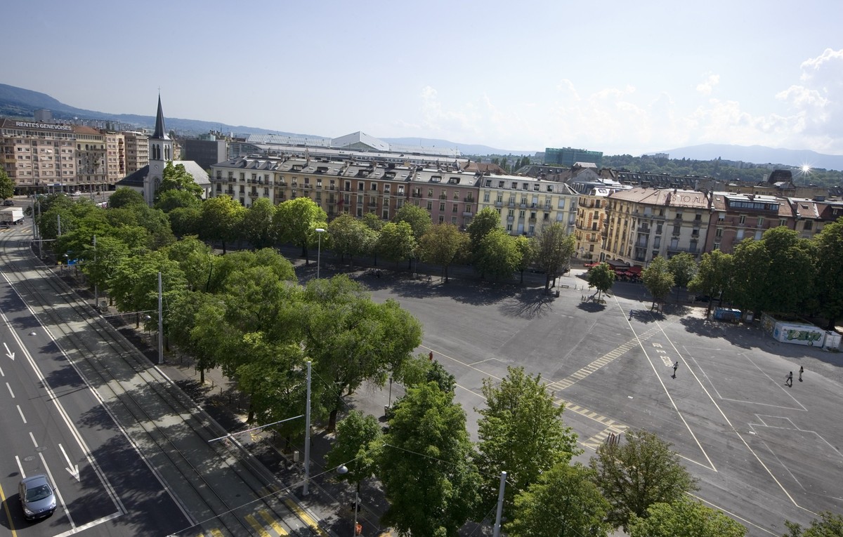 Genève ne peut pas réserver les logements à vendre en zone de développement aux personnes qui résident dans le canton et y paient l'impôt sur le revenu depuis au moins quatre ans. Suite à un reco ...
