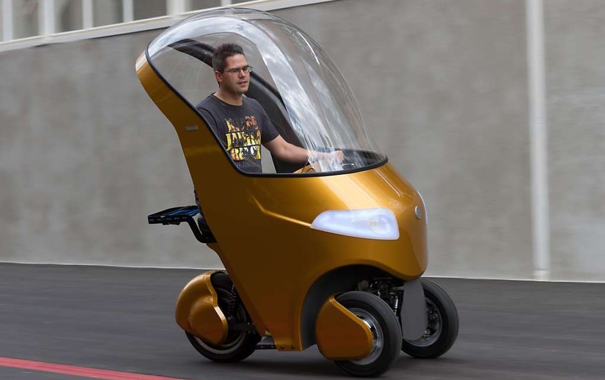 Das heute präsentierte BiCar ist eine Mischung aus Auto und E-Bike für kurze Distanzen.