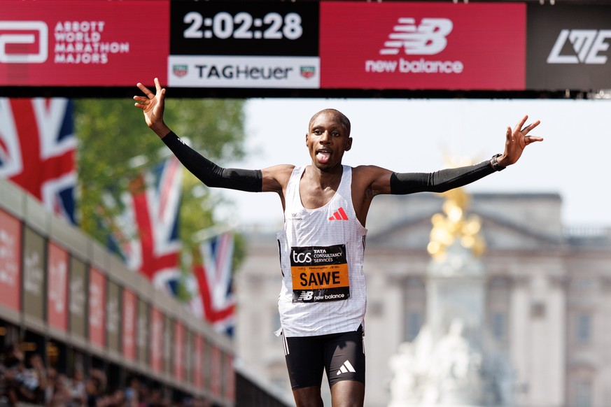 epa12057946 Kenya?s Sabastian Sawe finishes first in the elite men?s race of the London Marathon in London, Britain, 27 April 2025. Taking place since 1981, the London Marathon is one of the most popu ...