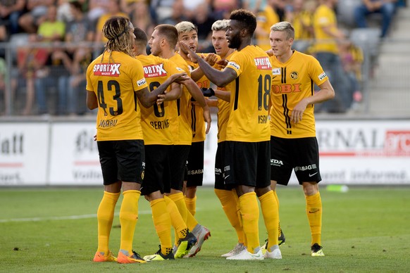 Die Berner Jubeln ueber das Tor zum 1:0 von Berns Jean-Pierre Nsame im Fussball 1/32 Finals des Schweizer Cups zwischen dem FC Biel und dem BSC Young Boys, am Samstag, 18. August 2018, in der Tissot A ...