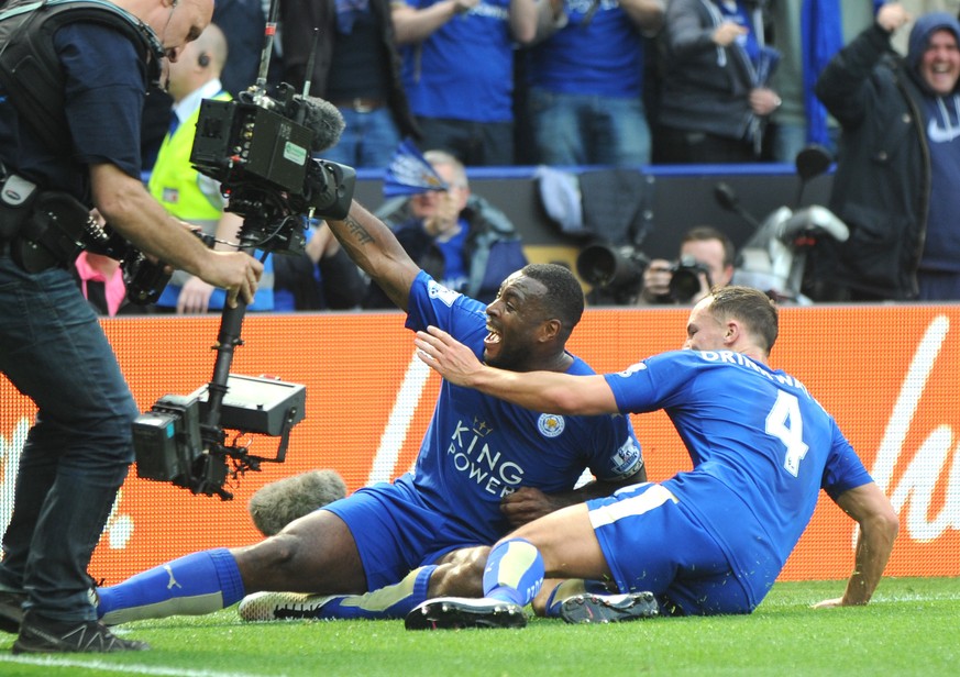 Captain Wes Morgan (l.) mit seinem ersten Saisontor.