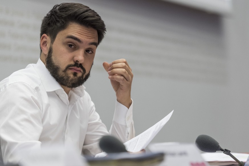 Cedric Wermuth, AG, aeussert sich zur Asylpolitik, am Montag, 13. Juni 2016 in Bern. (KEYSTONE/Alessandro della Valle)