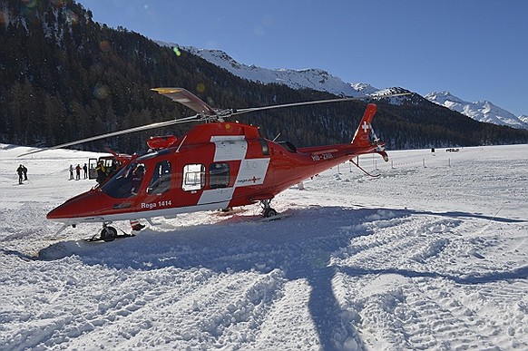 Die Rega flog den Verunfallten nach Lugano ins Spital.