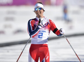Olympiasiegerin Marit Björgen und ihre Teamkolleginnen traten am Samstag zum 15-Kilometer-Rennen mit Trauerflor an.