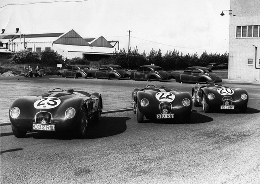 team jaguar 1951 le mans gewinner c-type motortsport auto https://cochesclasicosdehoy.com/2012/12/04/jaguar-continua-la-saga-con-el-f-type/