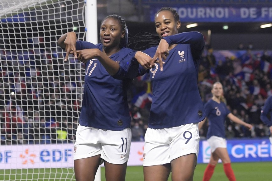 LE HAVRE - lr Kadidiatou Diani of France women, Marie Antoinette Katoto of France women during the international women s friendly match between France and the Netherlands at Stade Oceane on February 2 ...