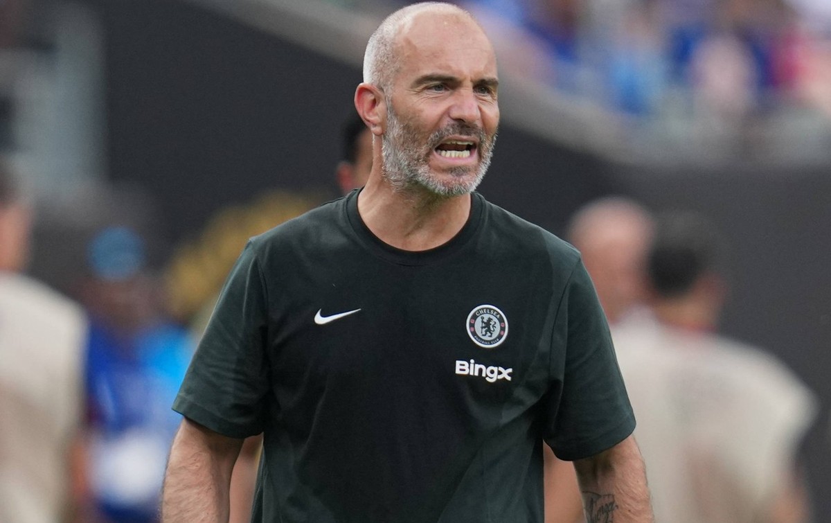 250629 -- CHARLOTTE, June 29, 2025 -- Enzo Maresca, head coach of Chelsea FC, reacts during the round of 16 match between Portugal s SL Benfica and England s Chelsea FC at the FIFA Club World Cup 2025 ...