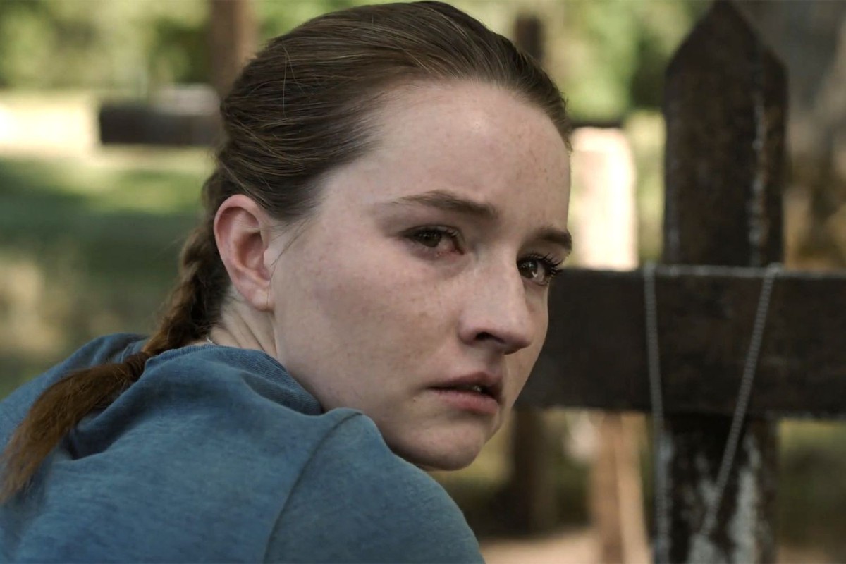 Abby (Kaitlyn Dever) est un nouveau personnage au centre de l'intrigue de cette suite.