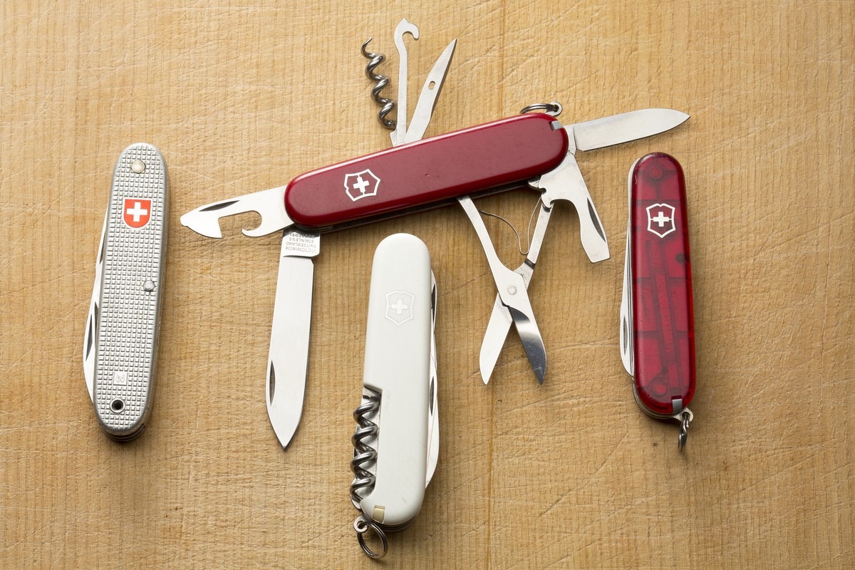 ZUM THEMA "SCHWEIZER PRODUKTE" STELLEN WIR IHNEN HEUTE DIESE NEUEN BILDER ZUM SCHWEIZER SACKMESSER ZUR VERFUEGUNG --- Verschiedene Schweizer Messer von Victorinox, aufgenommen am 21. Januar  ...