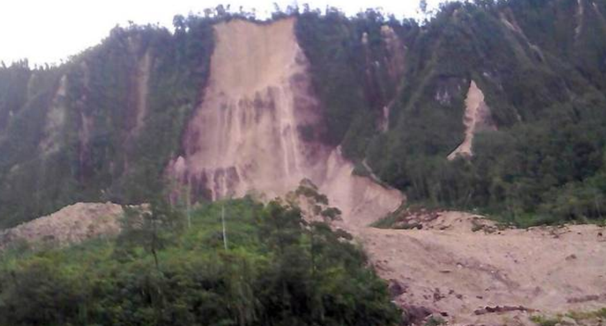 Nach dem Beben löste sich in Papua eine Schlammlawine