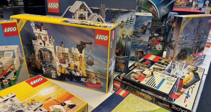 The collection in Uster includes approximately 600 Lego sets in the original packaging from 1956 to 2021.