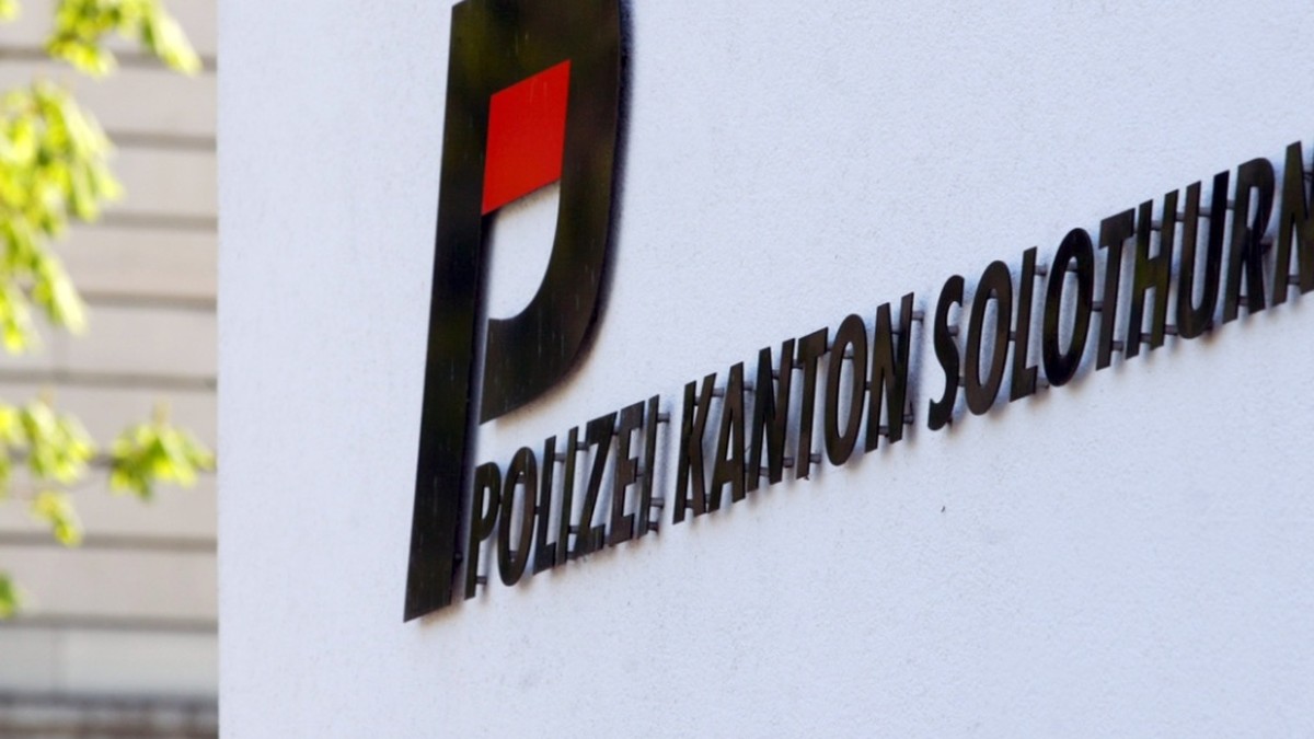 Mann-in-Solothurn-mit-Messer-verletzt-T-ter-fl-chtet-auf-E-Scooter