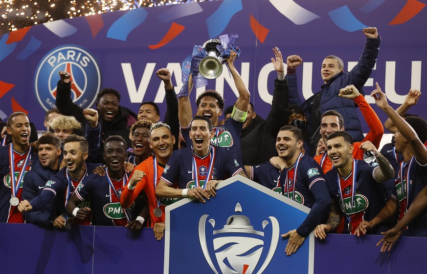 epa09213926 Paris Saint Germain&#039;s celebrate winning the Coupe de France final soccer match between AS Monaco and Paris Saint Germain, in Saint-Denis, France, 19 May 2021. EPA/Ian Langsdon