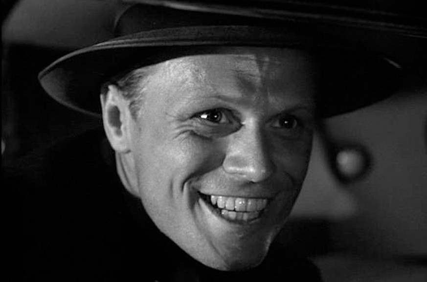 Richard Widmark als Tommy Udo.