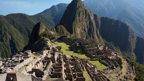 Machu Picchu, the ancient Inca city in the Andes, Peru, 15814950.jpg, Peru, Peruvian, Inca, Inca, Ancient, Civilization, Machu, Picchu, Machu Picchu, MachuPicchu, Macchu, Pichu, Mountain, Ruins, Rui .. .