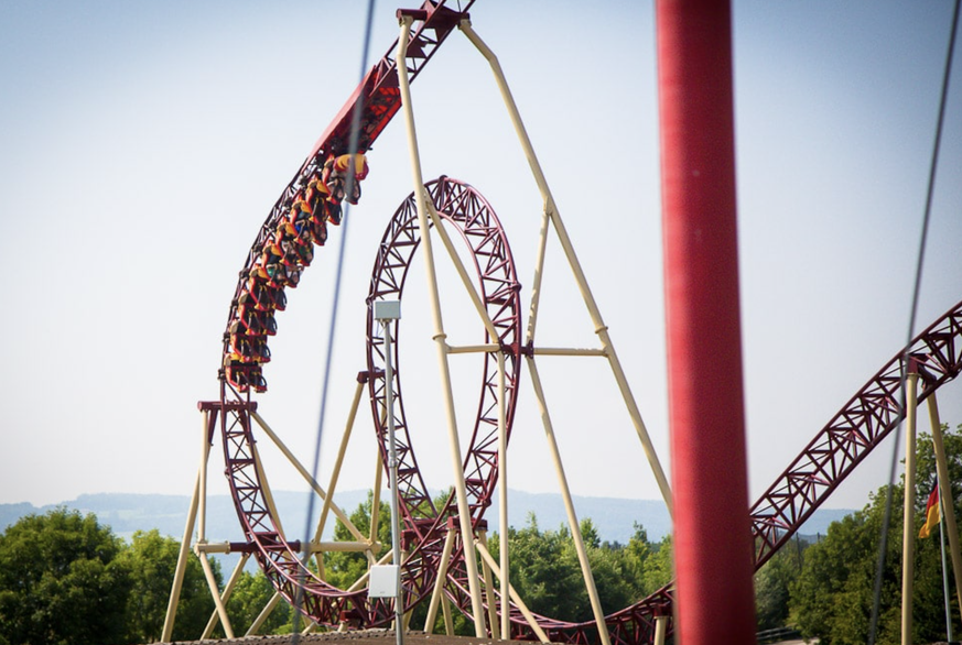 Cobra Achterbahn Connyland grösste Achterbahn der Schweiz