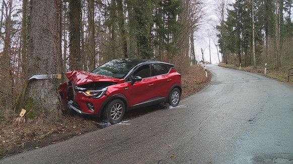 Wieso die Frau von der Strasse gekommen ist, ist noch unklar.