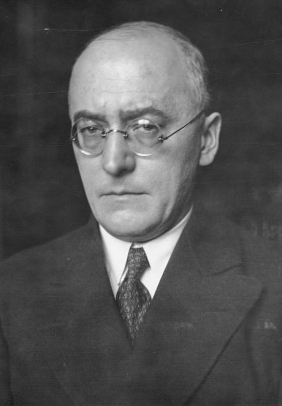 ADN-ZB/Archiv
Heinrich Brüning
Politiker des Zenrums und Staatsmann
geb. 26.11.1885 in Münster
gest. 30.3.1970 in Norwich (Vt.)
Brüning war 1921/30 Geschäftsführer des Deutschen Gewerkschaftsbundes, 1 ...