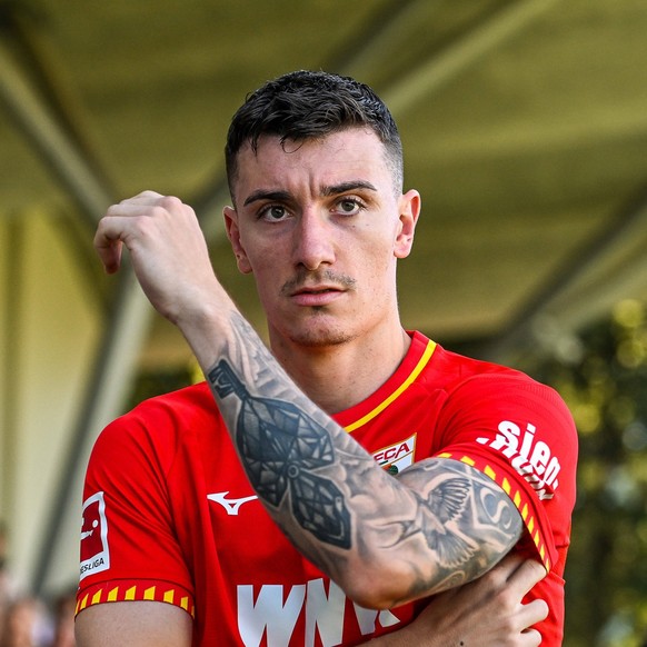GER, FSP, FC Augsburg vs FC Memmingen / 18.07.2025, e-con ArenaPark, Memmingen, GER, FSP, FC Augsburg vs FC Memmingen, im Bild Cedric Zesiger FC Augsburg, 16 *** GER, FSP, FC Augsburg vs FC Memmingen  ...