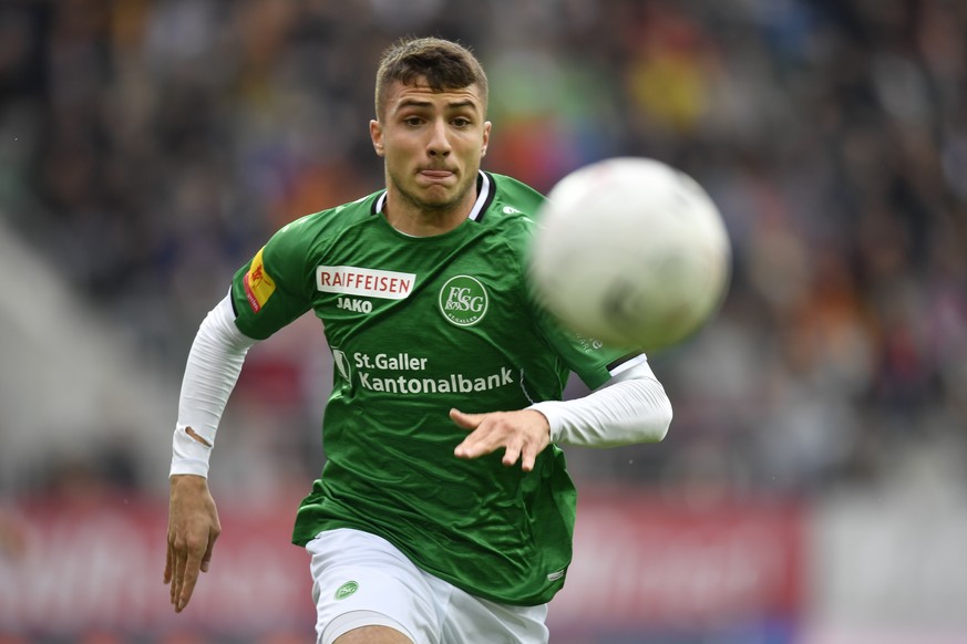 St.Gallens Leonidas Stergiou, beim Fussball Super-League Spiel zwischen dem FC St. Gallen und dem FC Basel, am Sonntag, 6. Oktober 2019, im Kybunpark in St. Gallen. (KEYSTONE/Gian Ehrenzeller)