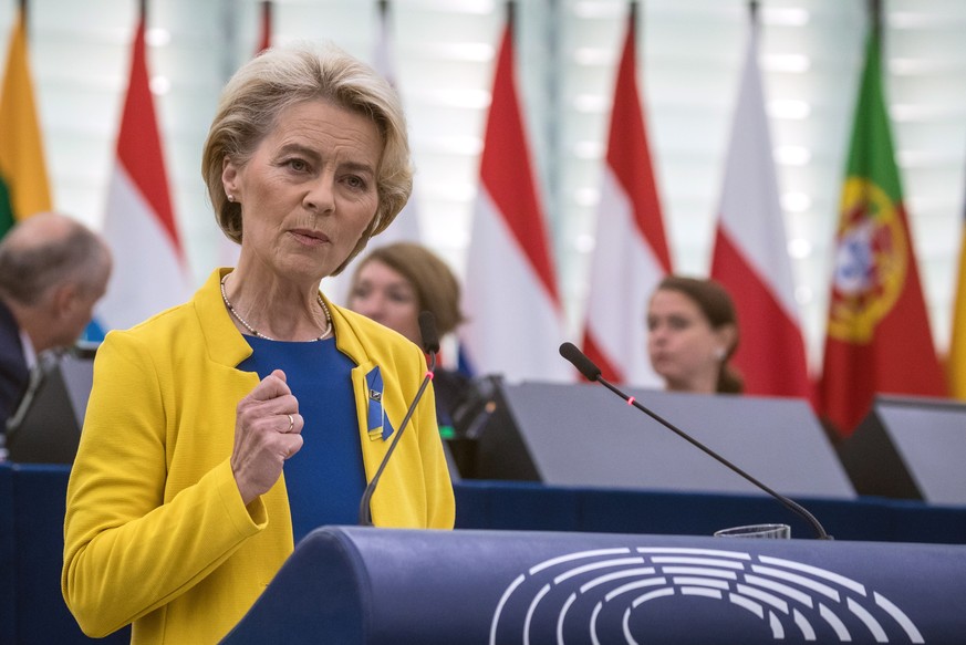 epa10183098 European Commission President Ursula von der Leyen delivers a speech during a debate on &#039;The State of the European Union&#039; at the European Parliament in Strasbourg, France, 14 Sep ...