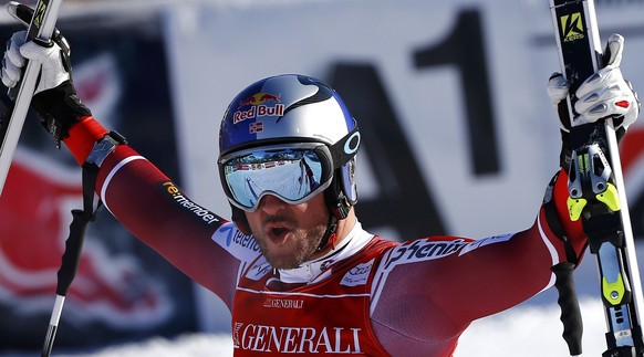 Aksel Lund Svindal of Norway reacts after competing in the men&#039;s Alpine Skiing World Cup Super G race on the Streif course in Kitzbuehel, Austria, January 22, 2016. REUTERS/Leonhard Foeger TPX IM ...