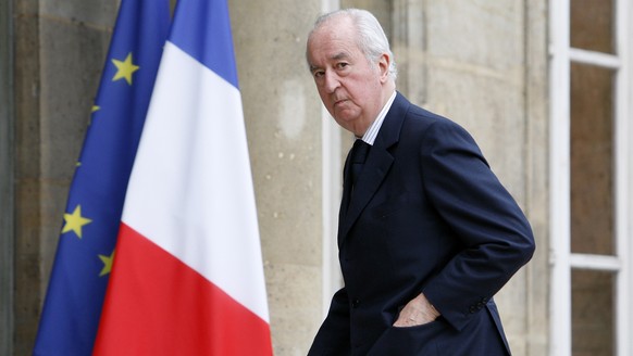 epa08670485 (FILE) Former French Prime Minister Edouard Balladur arrives for a ceremony at the Elysee Palace in Paris, France, 29 April 2009 (reissued 15 September 2020). According to media reports, E ...