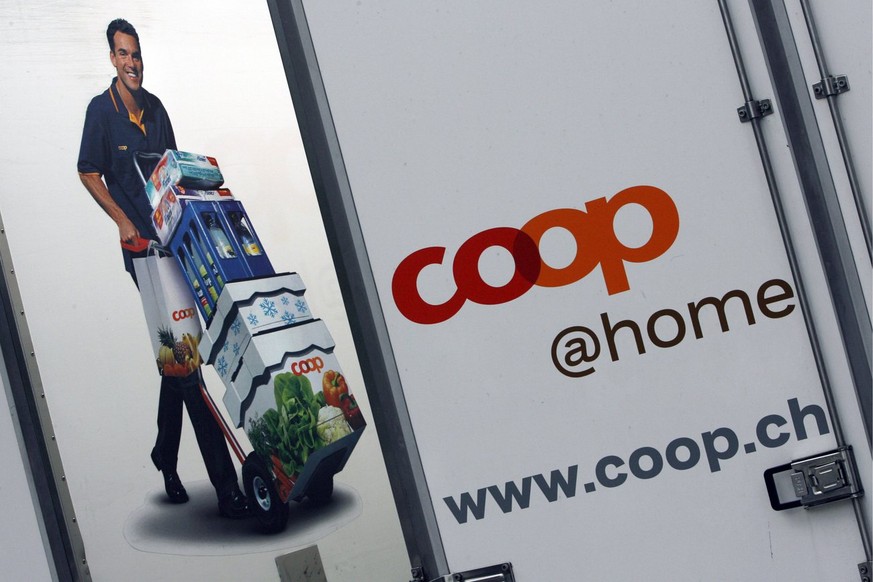 Logo &amp;quot;Coop at home&amp;quot;, aufgenommen am Mittwoch, 30. August 2006 im Coop Logistikcenter in Spreitenbach. Die Detailhandelsguppe Coop positioniert ihren Online-Supermarkt unter dem Namen ...