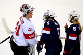 Chancenlos: Die Schweizerinnen verlieren gegen die USA 0:9.