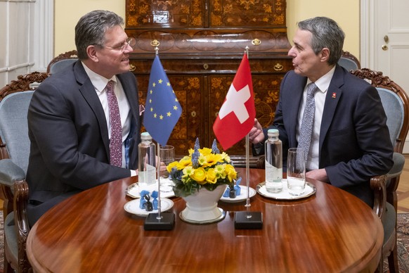 Swiss Federal Councilor Ignazio Cassis, right, welcomes Maros Sefcovic, Vice-President of the European Commission during a working visit in Bern, Switzerland, on Wednesday, March 15, 2023. (KEYSTONE/P ...