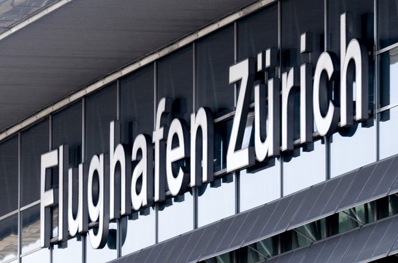 Das Logo am Flughafen Zuerich anlaesslich der Bilanzmedienkonferenz der Flughafen Zuerich AG am Freitag, 7. Maerz 2025 in Zuerich Kloten. (KEYSTONE/Ennio Leanza)