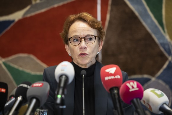 Eva Herzog, Staenderaetin SP-BS, nimmt waehrend einer Medienkonferenz Stellung zur Bundesratskandidatur, am Donnerstag, 10. November 2022, im Hotel Bern in Bern. (KEYSTONE/Peter Klaunzer)