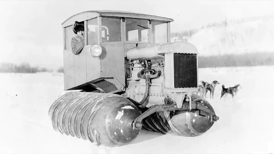 1926 Fordson Snow Motor The Iron Malamute https://automobilist.com/en-eu/blogs/stories/the-detroit-arctic-expedition-a-winter-throwback