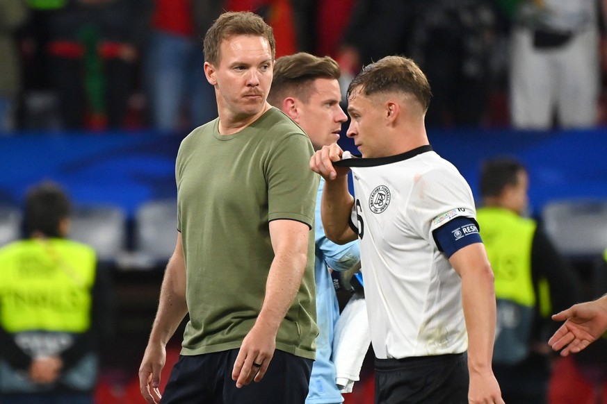 Bundestrainer Julian NAGELSMANN GER, Joshua KIMMICH GER,Torwart Marc Andre TER STEGEN GER nach Spielende, Enttaeuschung,Frust,enttaeuscht, frustriert,niedergeschlagen, Fussball Nations League Final Fo ...