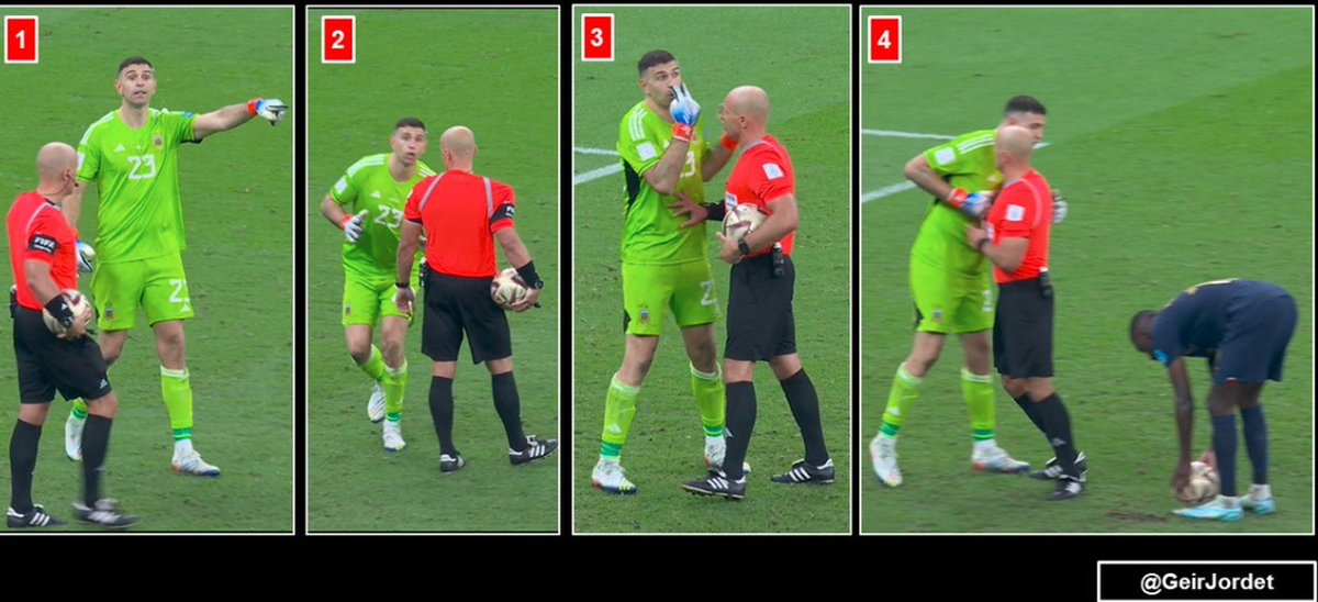 Emiliano Martinez s'oppose à Kolo Muani avant son tir.