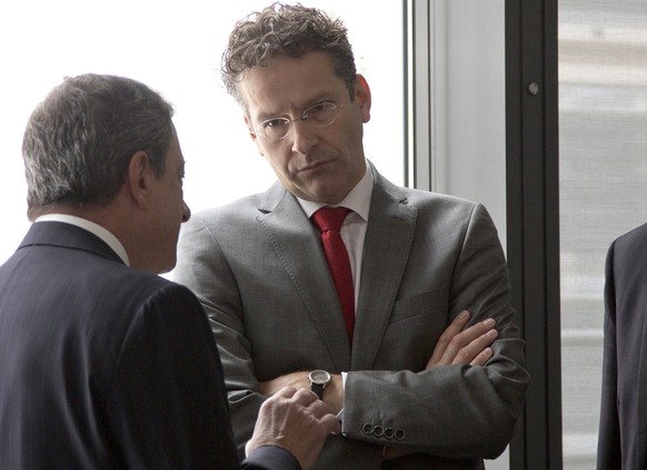 Betretene Miene: Eurogruppen-Chef Dijsselbloem im Gespräch mit EZB-Chef Mario Draghi.