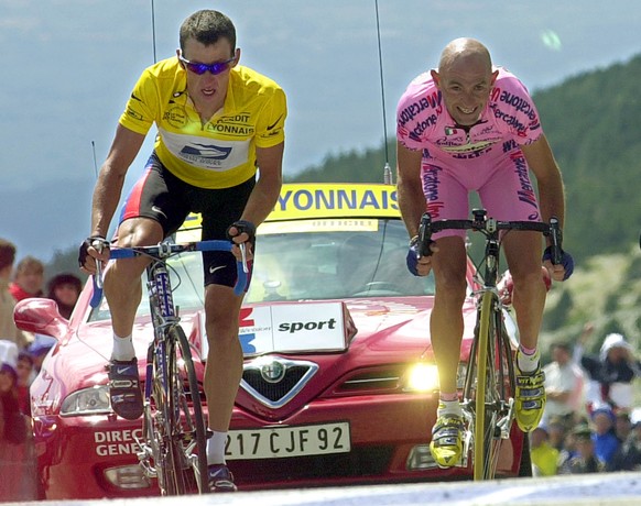 Die beiden Grössten ihrer Zeit: Lance Armstrong und Marco Pantani beim Etappensieger des Italieners auf dem Mont Ventoux im Jahr 2000. Beide gehören wie viele andere Fahrer ihrer Generation zu überführten Dopingsündern.