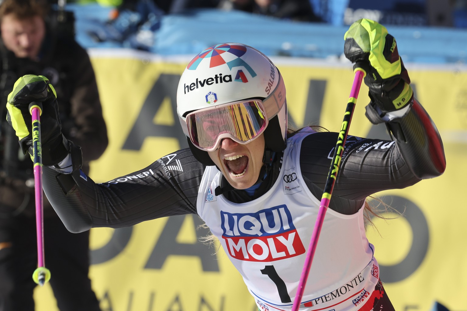 Italy&#039;s Marta Bassino celebrates at the finish area of an alpine ski, women&#039;s World Cup giant slalom, in Sestriere, Italy, Saturday, Dec.10, 2022. (AP Photo/Alessandro Trovati)