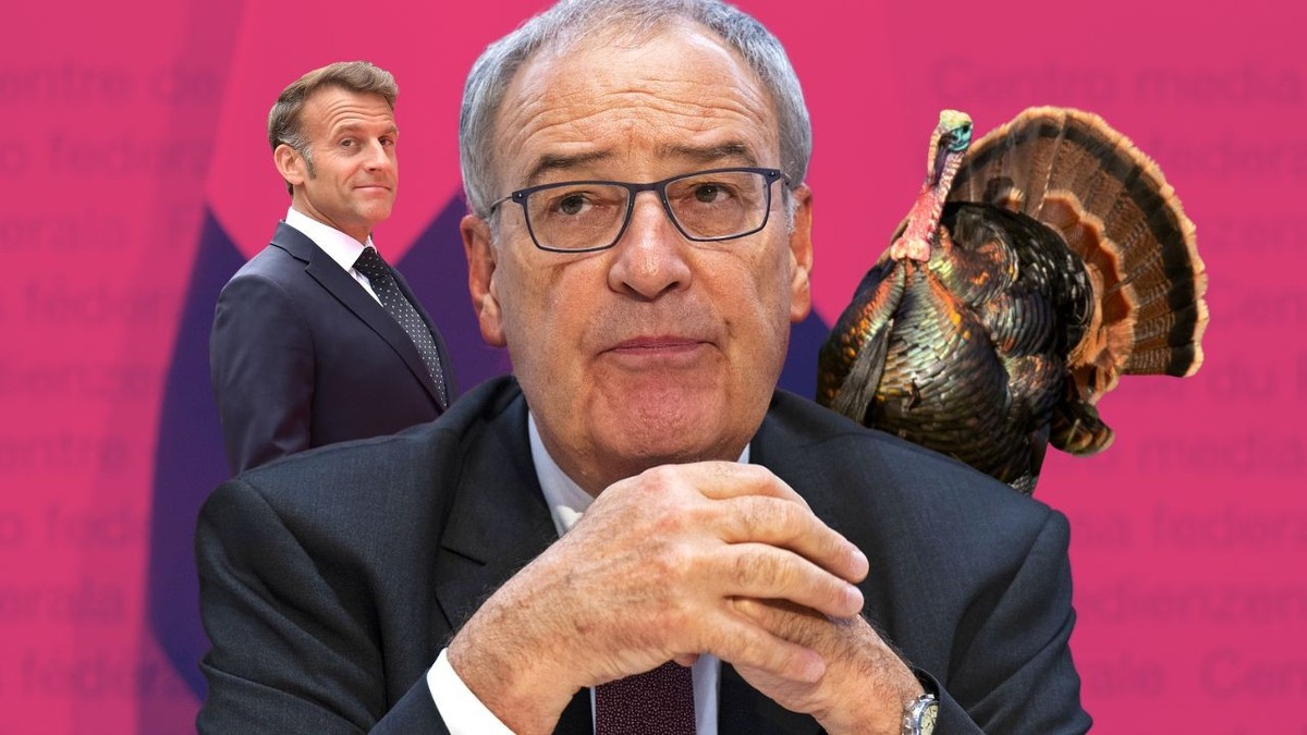 Parmelin, Macron et un dindon.