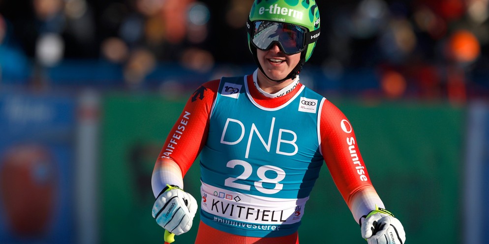 Franjo von Allmen verletzte sich Anfang September und zog sich eine Knochenprellung des Oberschenkelknochens und des Schienbeins zu. Doch dies passierte nicht etwa auf der Skipiste, sondern beim Motoc ...