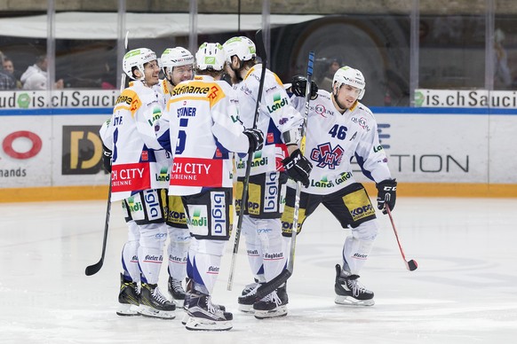 La joie du EHC Bienne apres l&#039;egalisation, lors du match du championnat suisse de hockey sur glace de National League LNA, entre le Lausanne Hockey Club, LHC, et le EHC Bienne ce mardi, 17 janvie ...